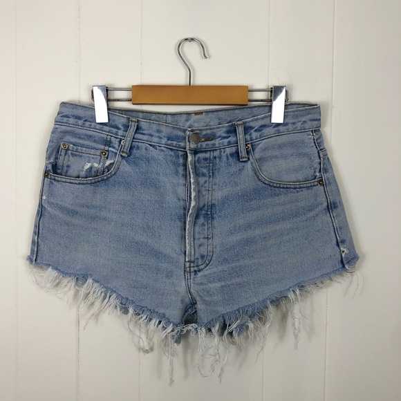 Vintage Levi’s 501 Button Fly Frayed Hem Shorts Sz 32 - Picture 3 of 11